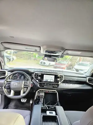 Toyota Tundra 2023 White
