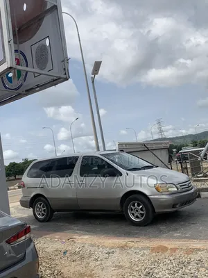 Toyota Sienna 2003 Silver
