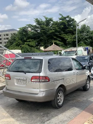 Toyota Sienna 2003 Silver