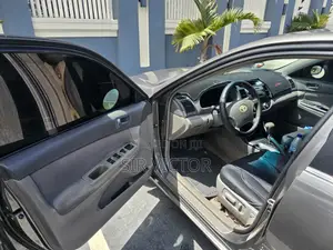 Toyota Camry 2005 Gray