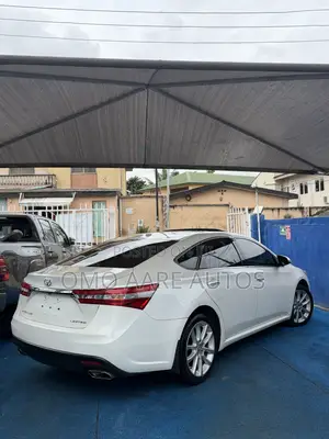 Toyota Avalon Limited 4dr Sedan (3.5L 6cyl 6A) 2014 White