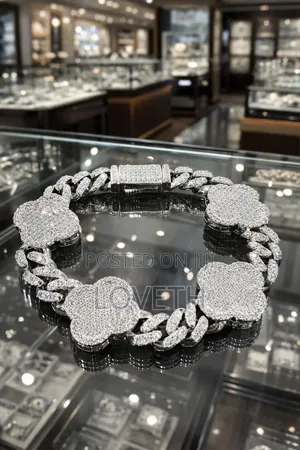 Sophisticated Handchain