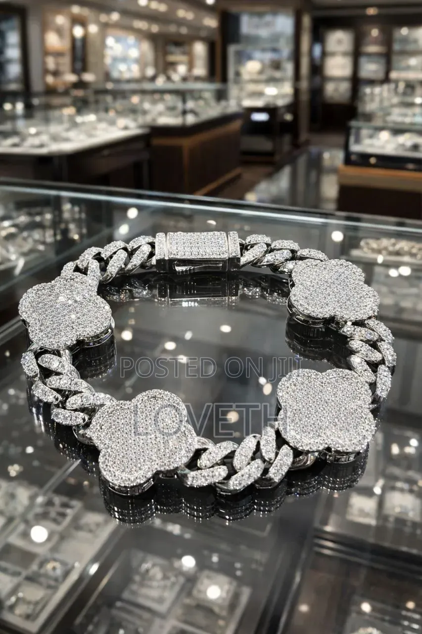 Sophisticated Handchain