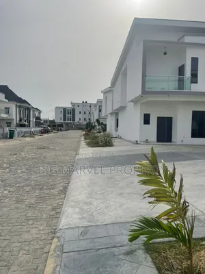 4bdrm Duplex in Hi-Life Estate for rent