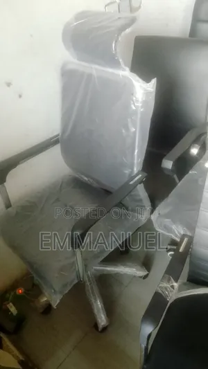 Semi Executive Chair
