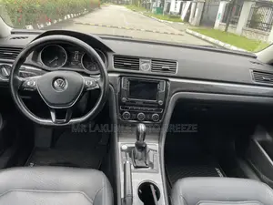 Volkswagen Passat 2016 Silver