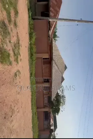 6bdrm Block of Flats in School Area Oke, Osogbo for sale