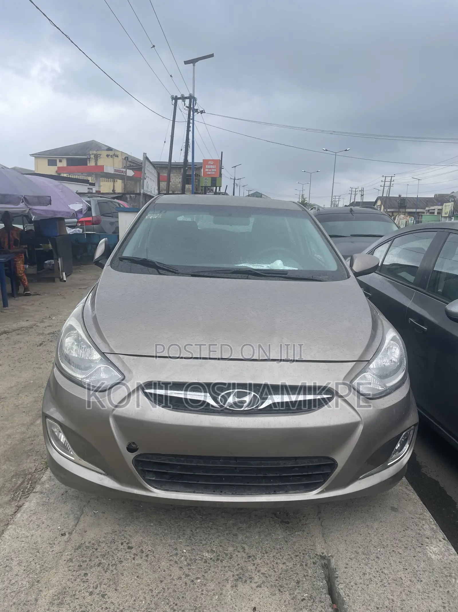 Hyundai Accent 2012 Brown