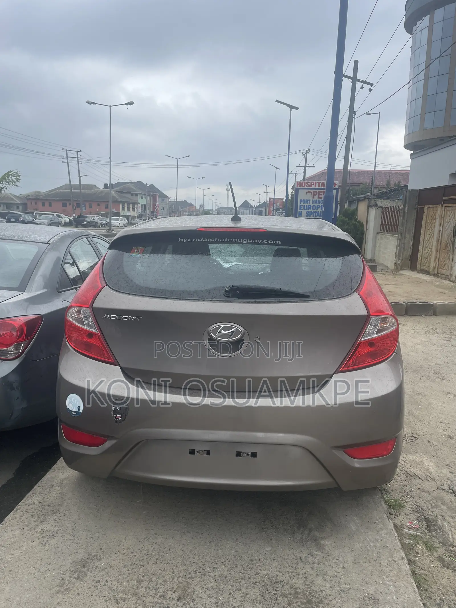 Hyundai Accent 2012 Brown