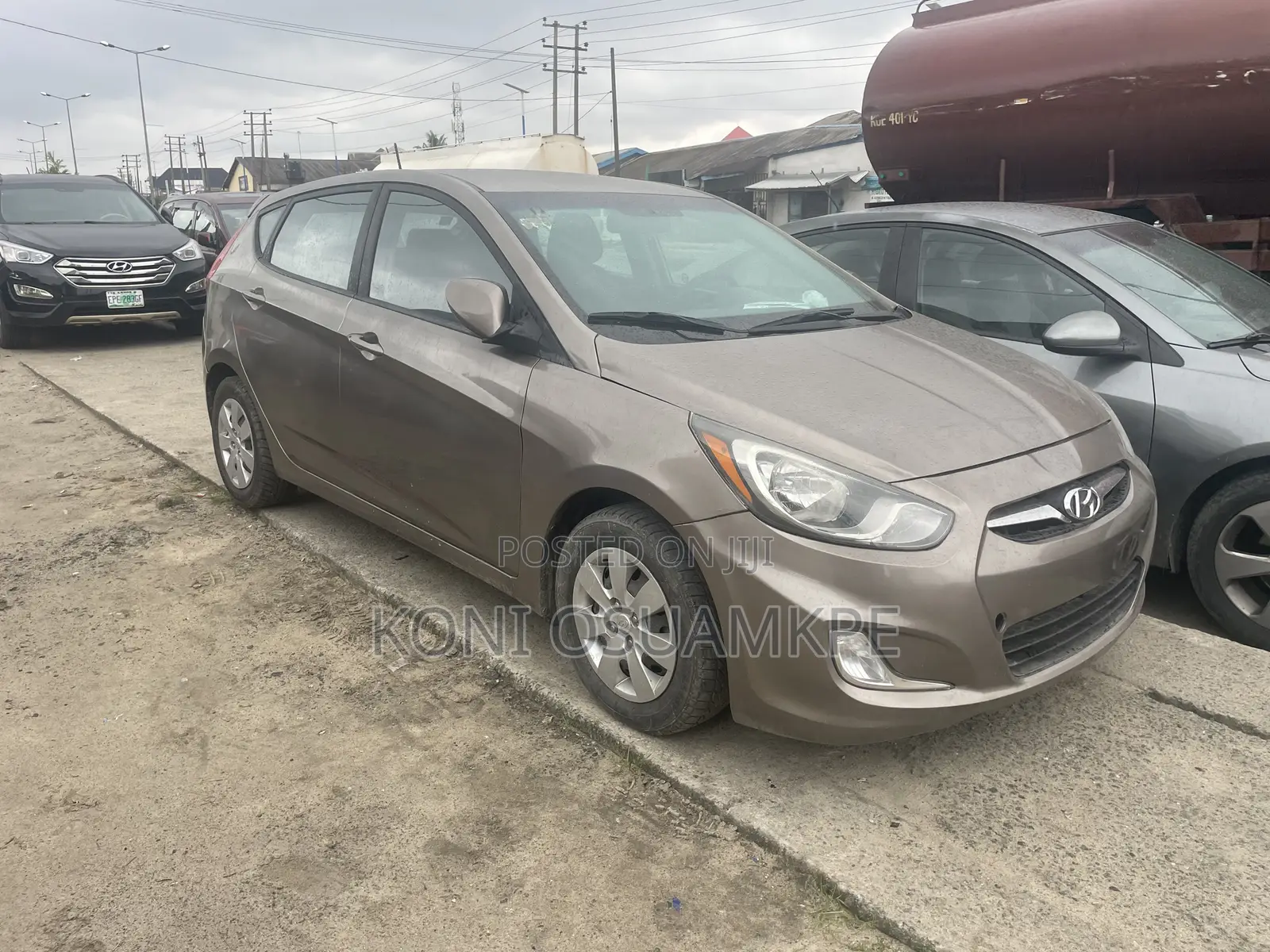Hyundai Accent 2012 Brown