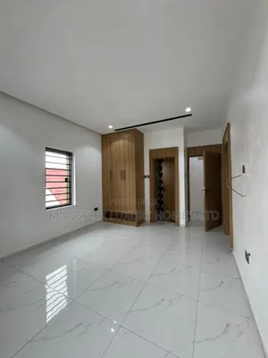 5bdrm Duplex in Estate, Lokogoma for sale