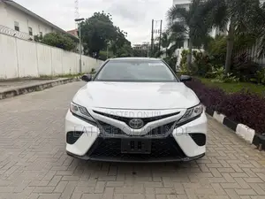 Toyota Camry XSE (2.5L 4cyl 8A) 2019 White