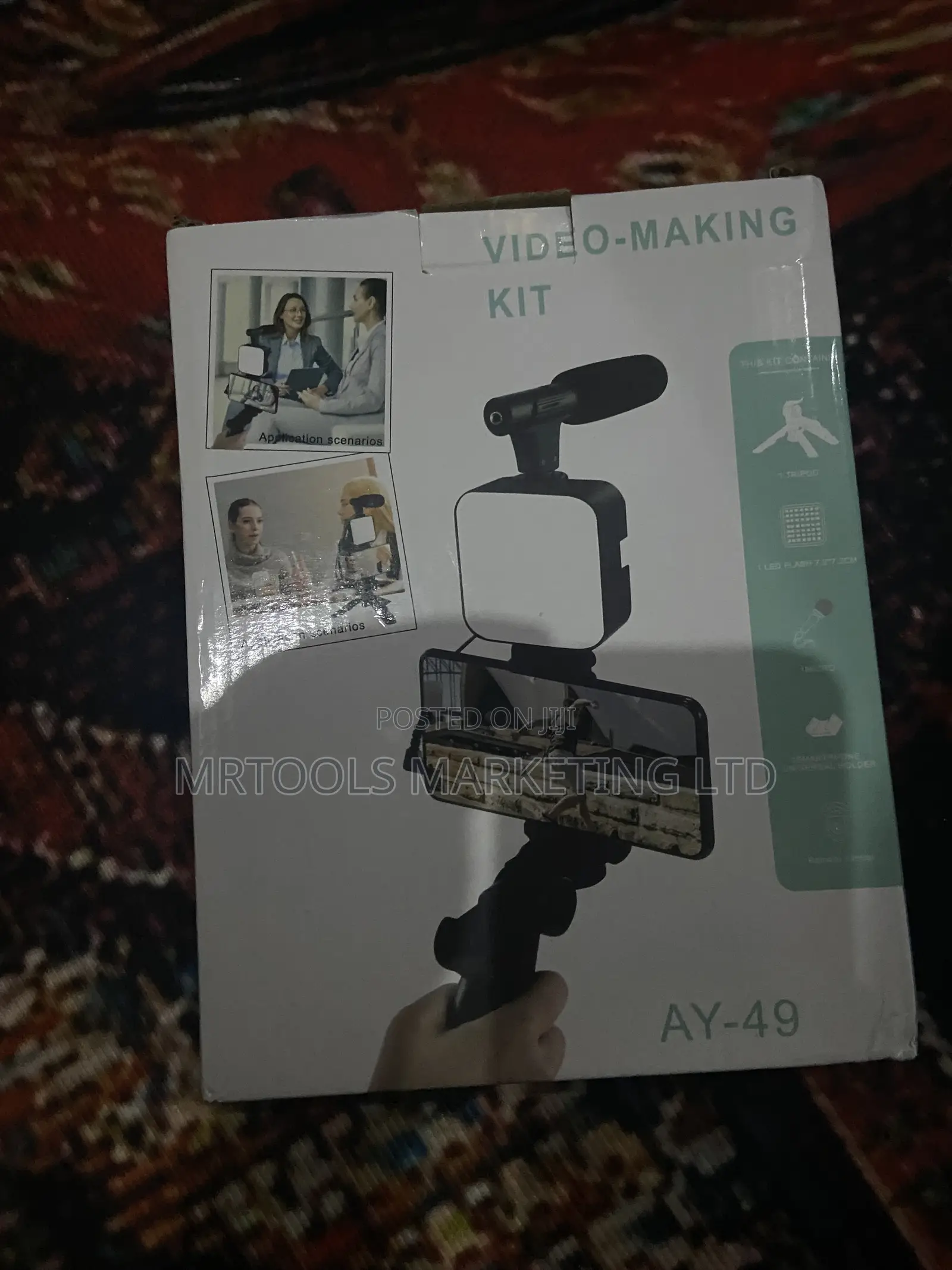 Video Making Kit With Led Flash Light and Mic