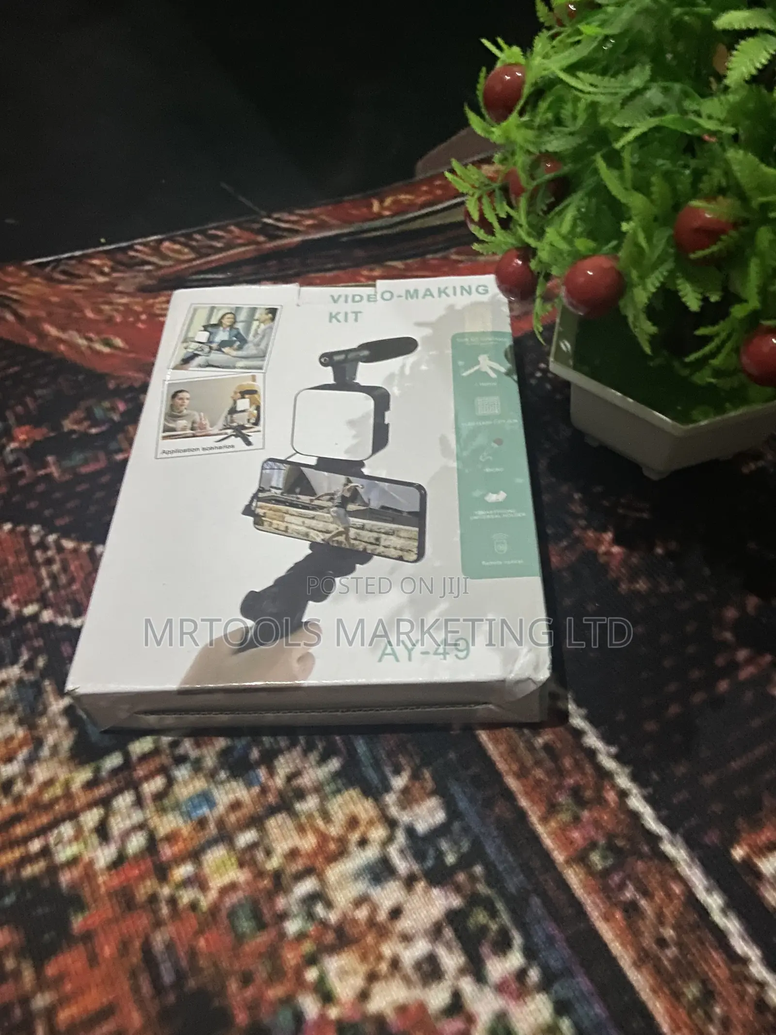 Video Making Kit With Led Flash Light and Mic