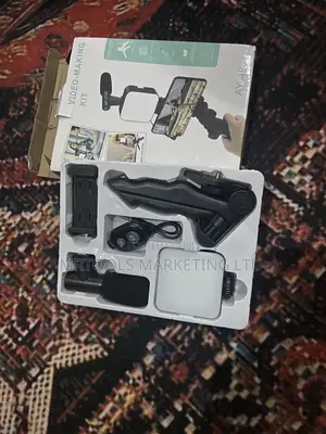 Video Making Kit With Led Flash Light and Mic