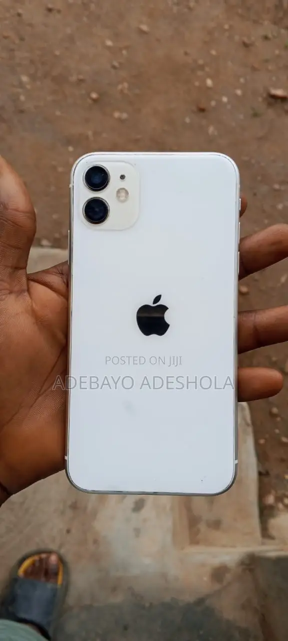 Apple iPhone 11 64 GB White