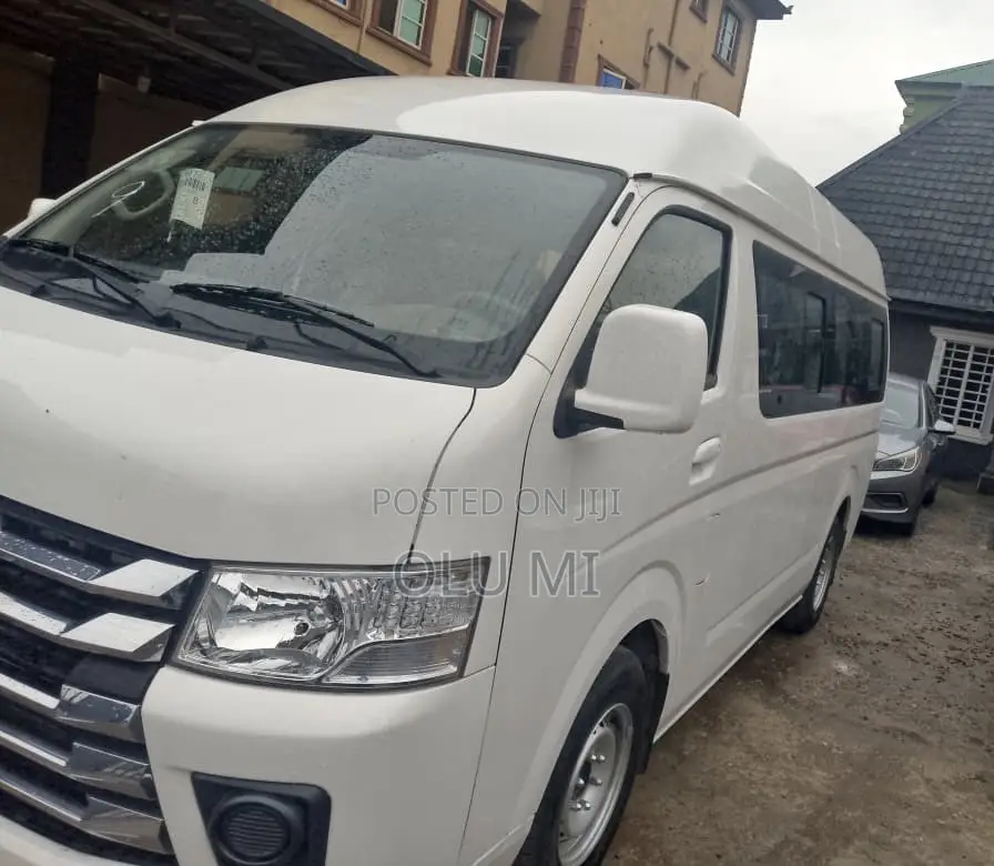New Bus 2025 White