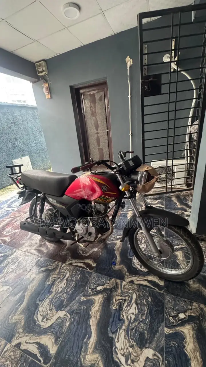Yamaha Crux 2018 Red