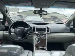 Toyota Venza AWD 2011 Gray