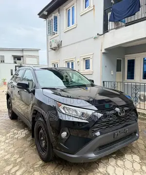 Toyota RAV4 XLE AWD 2020 Black