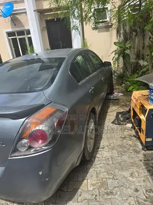 Nissan Altima 2009 Gray