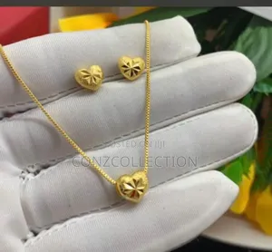 Simple Gold Necklace and Love Shaped Stud Earrings