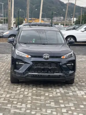 Toyota RAV4 XLE Premium FWD 2023 Black