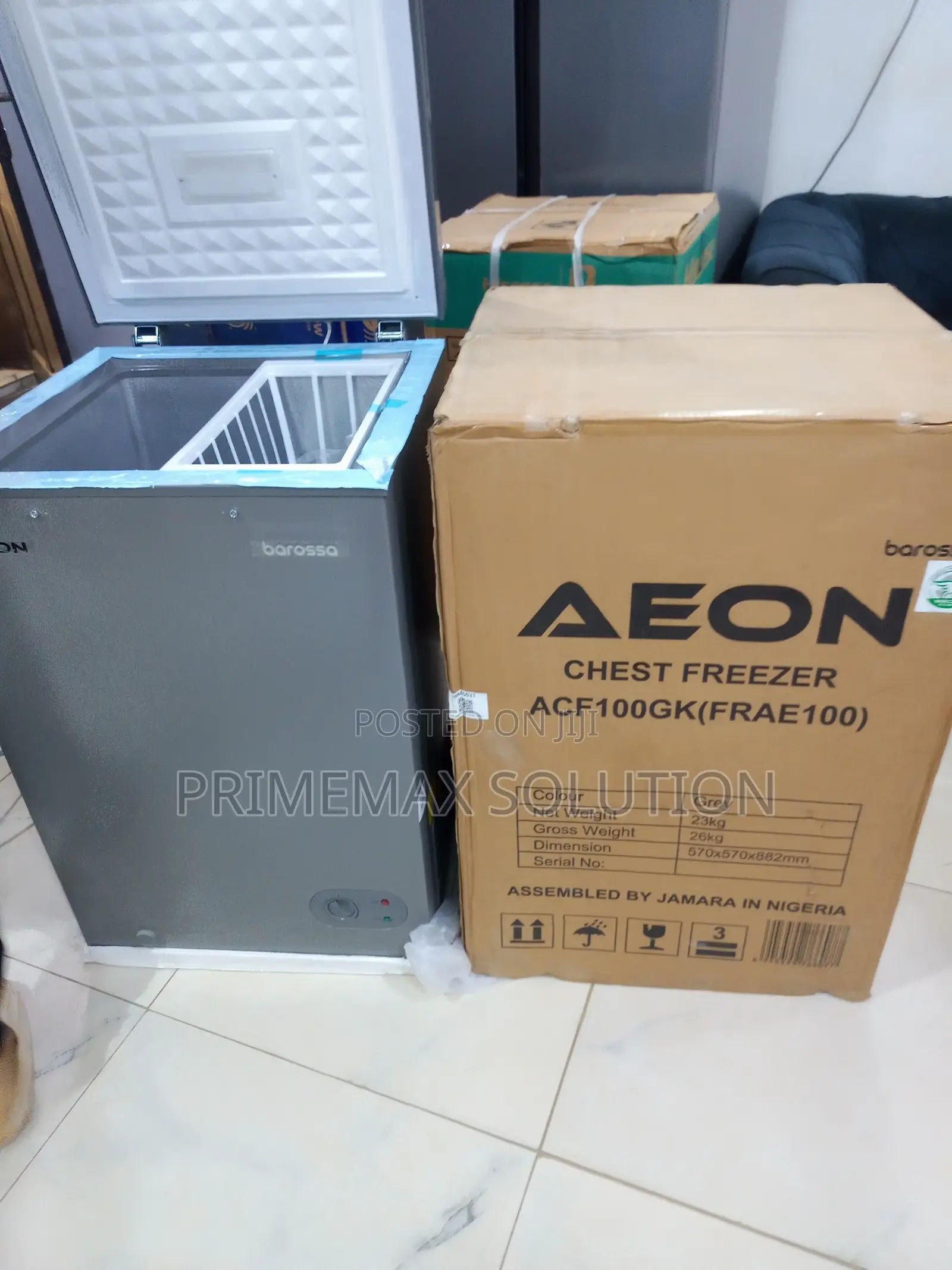 AEON 100L: Spacious Interior With Removable Basket