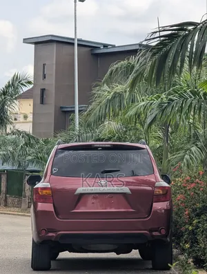 Toyota Highlander 2010 Red