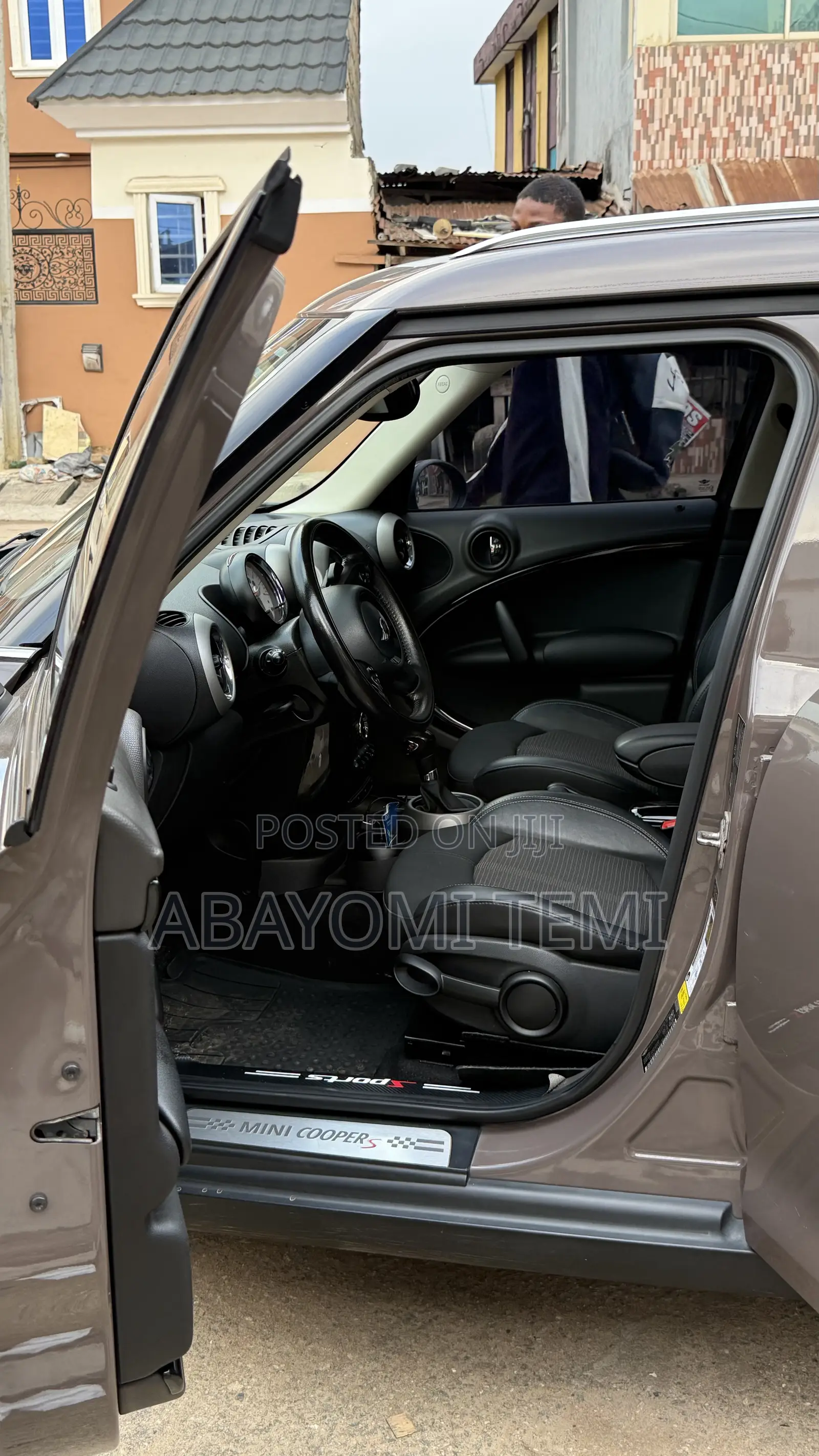 Mini Cooper S 2012 Brown