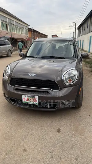 Mini Cooper S 2012 Brown