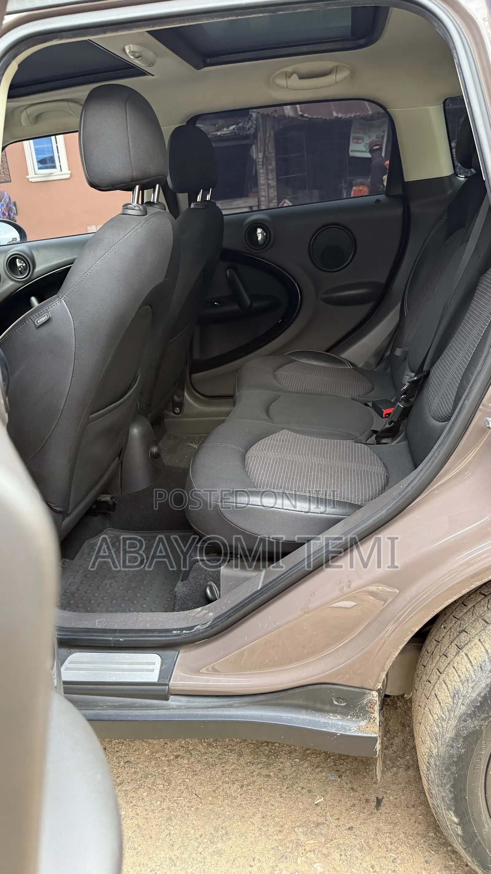 Mini Cooper S 2012 Brown