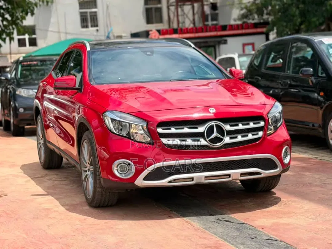 Mercedes-Benz GLA-Class 2017 Red