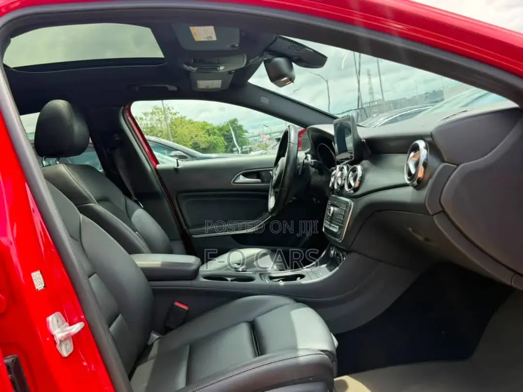 Mercedes-Benz GLA-Class 2017 Red