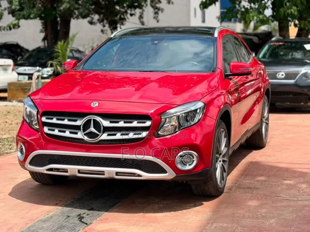 Mercedes-Benz GLA-Class 2017 Red