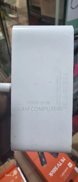 Apple USB-C VGA Multiport Adapter A1620