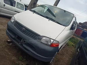 Toyota HiAce 2006 White