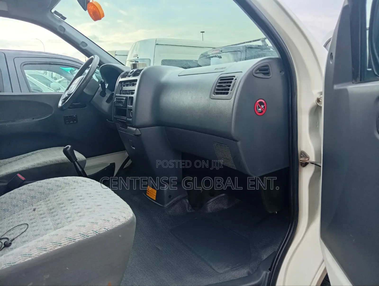 Toyota HiAce 2006 White