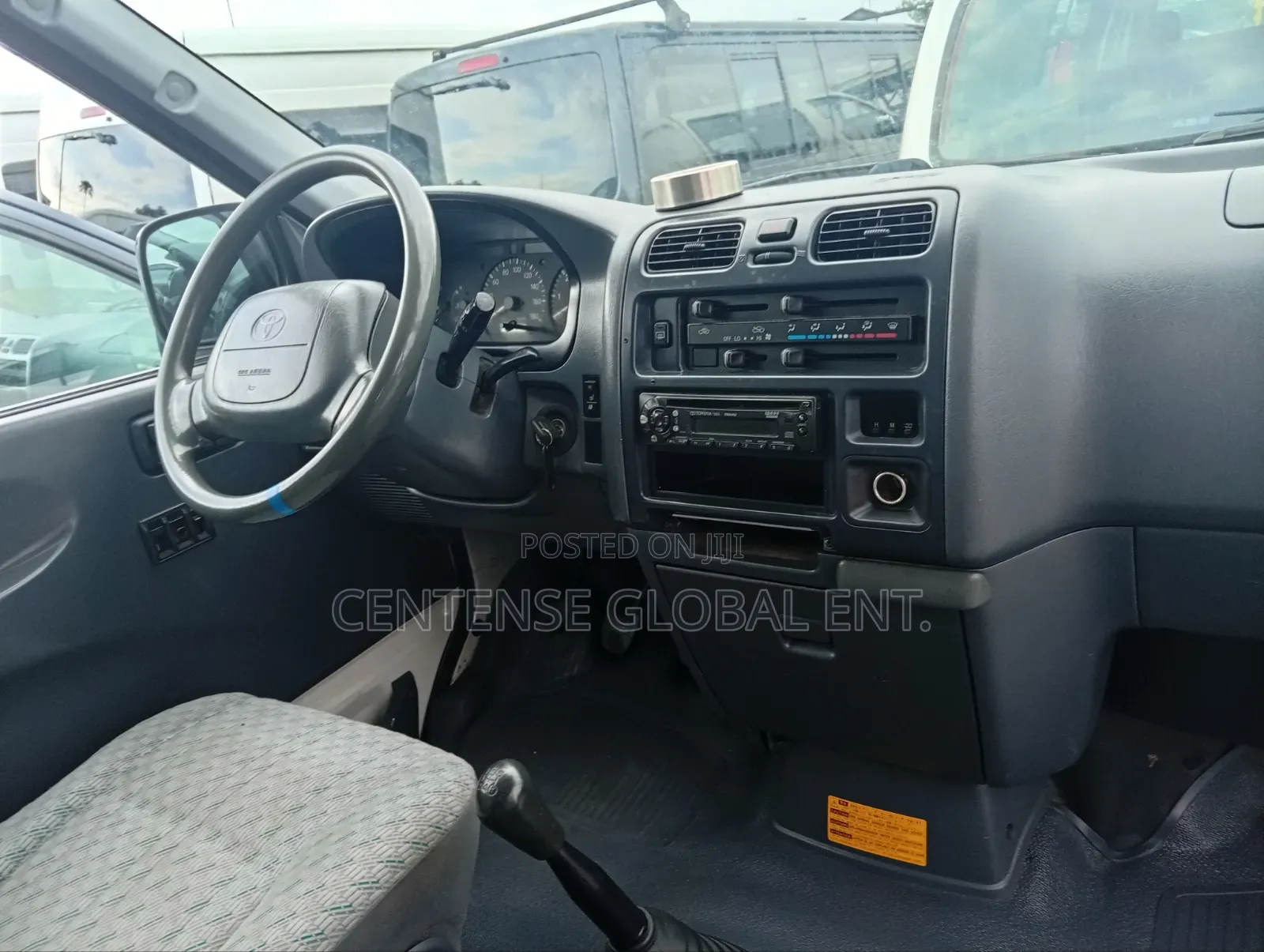 Toyota HiAce 2006 White