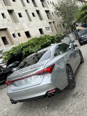 Toyota Avalon XSE FWD Sedan (3.5L V6 8A) 2019 Silver