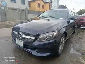 Mercedes-Benz C300 2016 Blue