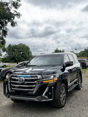 Toyota Land Cruiser 5.7 V8 VXR 2017 Black