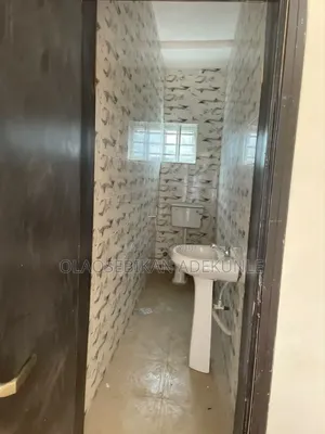 2bdrm Block of Flats in Ikolaba Estate, Bodija for rent