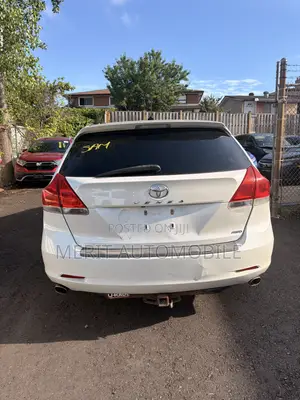 Toyota Venza XLE 2010 White