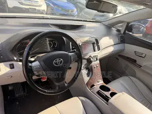 Toyota Venza XLE 2010 White