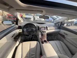 Toyota Venza XLE 2010 White