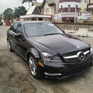 Mercedes-Benz C300 2012 Black