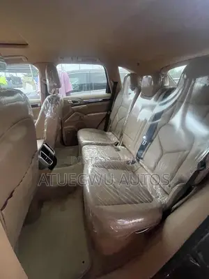 Porsche Cayenne Turbo 2013 Brown