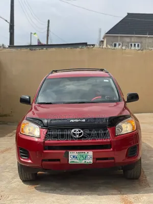Toyota RAV4 2010 Red