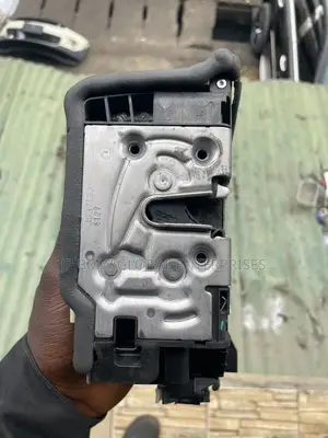 BMW G30 /F15 Door Catcher